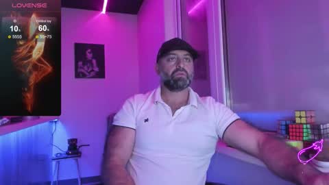 Snapshot of magabear chatting on October 5, 2025, 9:29 am Magabear online show from October 5, 2025, 9:29 am