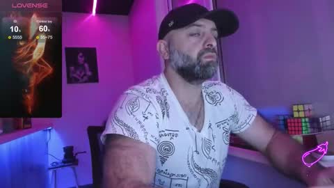 Snapshot of magabear chatting on October 5, 2025, 10:29 pm Magabear online show from October 5, 2025, 10:29 pm