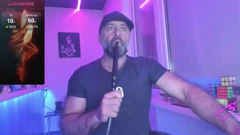 Snapshot of magabear chatting on October 9, 2025, 11:19 am Magabear online show from October 9, 2025, 11:19 am