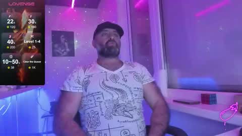 Snapshot of magabear chatting on November 7, 2025, 8:31 pm Magabear online show from November 7, 2025, 8:31 pm