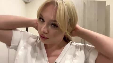Molly online show from April 30, 2026, 4:13 pm
