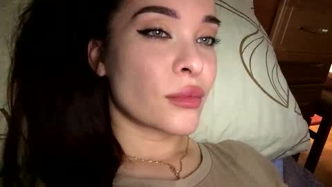 magggg658318 online show from September 30, 2025, 11:59 am