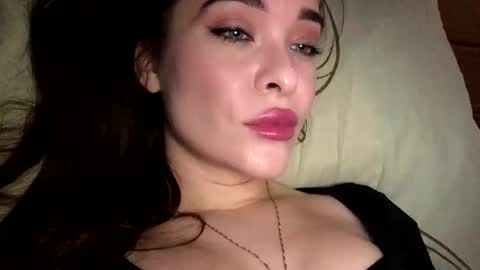 magggg658318 online show from November 4, 2025, 11:20 am