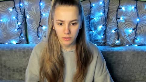 Snapshot of maggiecake chatting on December 5, 2024, 2:53 am Maggie online show from December 5, 2024, 2:53 am