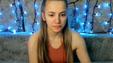 Snapshot of maggiecake chatting on December 7, 2024, 4:20 am Maggie online show from December 7, 2024, 4:20 am