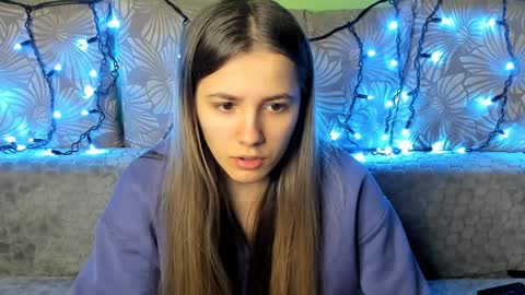 Snapshot of maggiecake chatting on December 13, 2024, 1:48 am Maggie online show from December 13, 2024, 1:48 am