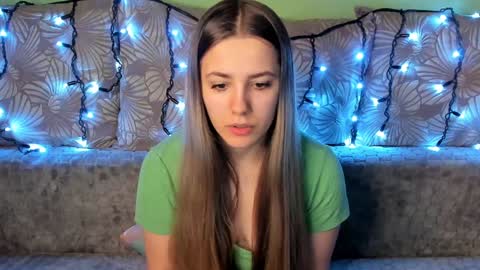 Snapshot of maggiecake chatting on December 21, 2024, 5:25 am Maggie online show from December 21, 2024, 5:25 am