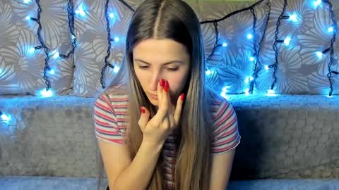 Snapshot of maggiecake chatting on December 24, 2024, 3:49 am Maggie online show from December 24, 2024, 3:49 am