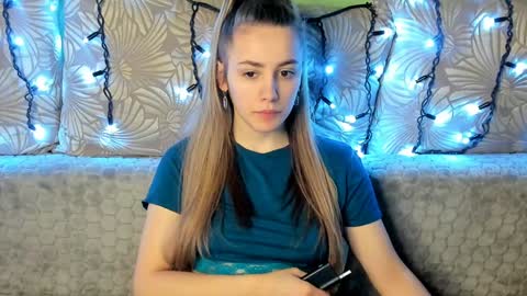 Snapshot of maggiecake chatting on January 27, 2025, 1:59 am Maggie online show from January 27, 2025, 1:59 am