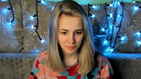 Snapshot of maggiecake chatting on March 8, 2025, 1:06 am Maggie online show from March 8, 2025, 1:06 am