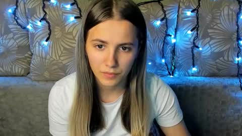 Snapshot of maggiecake chatting on October 21, 2025, 12:00 am Maggie online show from October 21, 2025, 12:00 am