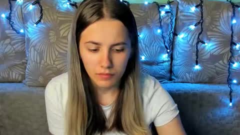 Snapshot of maggiecake chatting on October 23, 2025, 2:22 am Maggie online show from October 23, 2025, 2:22 am