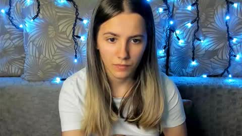 Snapshot of maggiecake chatting on October 25, 2025, 1:24 am Maggie online show from October 25, 2025, 1:24 am