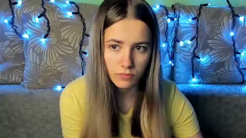 Snapshot of maggiecake chatting on November 1, 2025, 4:36 am Maggie online show from November 1, 2025, 4:36 am