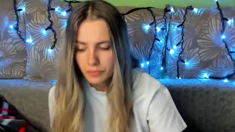 Snapshot of maggiecake chatting on November 8, 2025, 1:39 am Maggie online show from November 8, 2025, 1:39 am