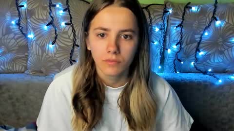 Snapshot of maggiecake chatting on November 9, 2025, 4:33 am Maggie online show from November 9, 2025, 4:33 am