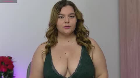 Snapshot of maggiedevon chatting on September 21, 2025, 7:32 am MaggieDevon online show from September 21, 2025, 7:32 am