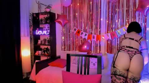 Snapshot of magic_alie chatting on October 4, 2025, 7:56 pm Magic Allie online show from October 4, 2025, 7:56 pm