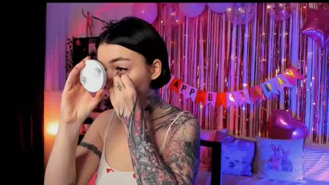 Snapshot of magic_alie chatting on October 6, 2025, 7:22 pm Magic Allie online show from October 6, 2025, 7:22 pm