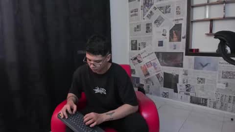 Snapshot of magic_boy01 chatting on February 10, 2025, 10:30 pm Damian Rivers online show from February 10, 2025, 10:30 pm