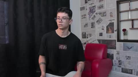 Snapshot of magic_boy01 chatting on February 22, 2025, 10:20 pm Damian Rivers online show from February 22, 2025, 10:20 pm