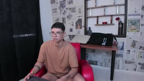 Snapshot of magic_boy01 chatting on March 12, 2025, 7:38 pm Damian Rivers online show from March 12, 2025, 7:38 pm