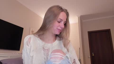 Snapshot of magic_couple13 chatting on December 3, 2024, 11:33 am Alice online show from December 3, 2024, 11:33 am