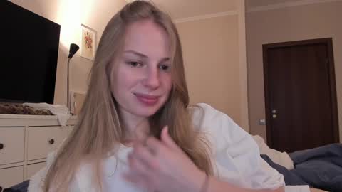 Snapshot of magic_couple13 chatting on December 16, 2024, 10:08 am Alice online show from December 16, 2024, 10:08 am