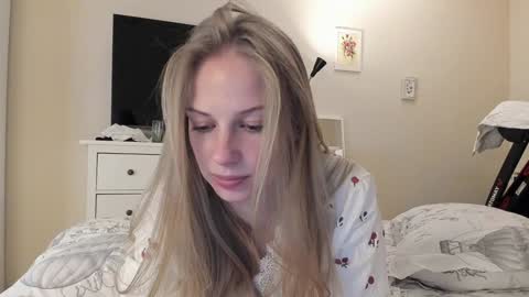 Snapshot of magic_couple13 chatting on January 7, 2025, 11:26 am Alice online show from January 7, 2025, 11:26 am