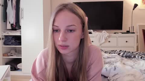 Snapshot of magic_couple13 chatting on January 13, 2025, 9:08 am Alice online show from January 13, 2025, 9:08 am