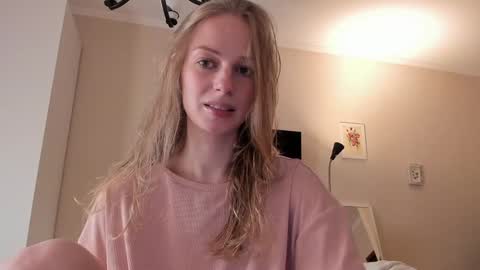 Snapshot of magic_couple13 chatting on January 21, 2025, 11:35 am Alice online show from January 21, 2025, 11:35 am