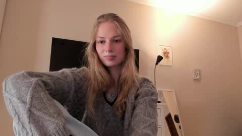 Snapshot of magic_couple13 chatting on January 23, 2025, 11:48 am Alice online show from January 23, 2025, 11:48 am