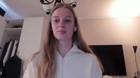 Snapshot of magic_couple13 chatting on February 25, 2025, 9:20 am Alice online show from February 25, 2025, 9:20 am