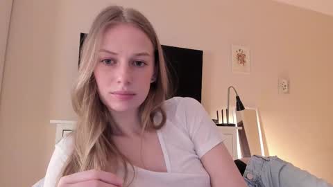 Snapshot of magic_couple13 chatting on March 6, 2025, 12:09 pm Alice online show from March 6, 2025, 12:09 pm