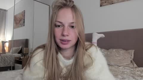 Snapshot of magic_couple13 chatting on October 24, 2025, 12:45 pm Alice online show from October 24, 2025, 12:45 pm