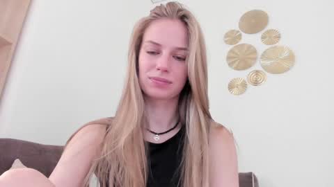 Snapshot of magic_couple13 chatting on November 7, 2025, 11:21 am Alice online show from November 7, 2025, 11:21 am