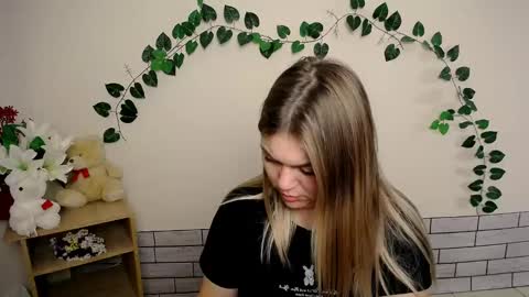 Snapshot of magic_katarina_ chatting on December 16, 2024, 7:04 am magic_katarina_ online show from December 16, 2024, 7:04 am