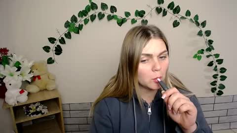 Snapshot of magic_katarina_ chatting on December 24, 2024, 10:44 am magic_katarina_ online show from December 24, 2024, 10:44 am