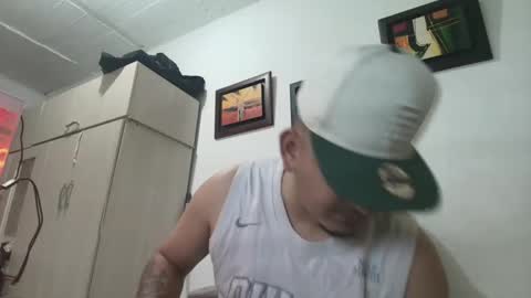 Snapshot of magic_milk23 chatting on November 6, 2025, 2:45 am magic_milk23 online show from November 6, 2025, 2:45 am