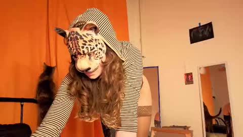 Snapshot of magic_mini_moon chatting on February 18, 2026, 7:54 pm Mikky or Moon online show from February 18, 2026, 7:54 pm