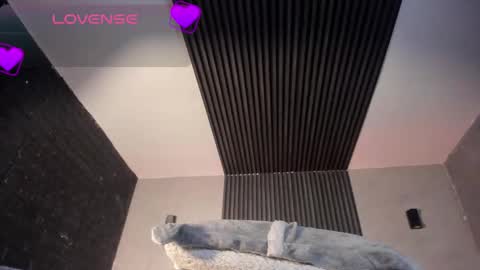 magic_selenaa online show from October 10, 2025, 4:44 am