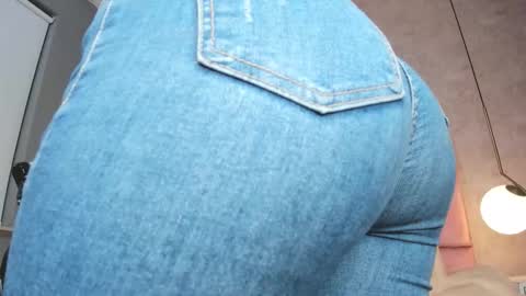 magic_selenaa online show from November 11, 2025, 8:31 pm