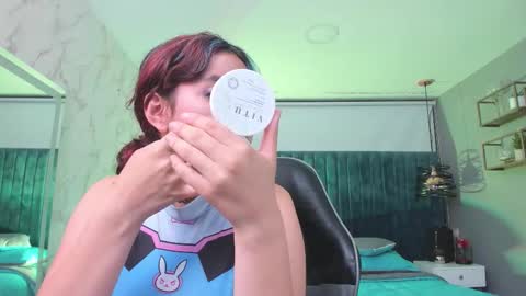 S  online show from October 13, 2025, 7:36 pm