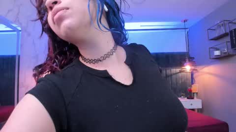 S  online show from November 3, 2025, 7:48 pm