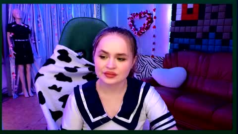 Jessica  Leila online show from February 28, 2025, 11:25 am