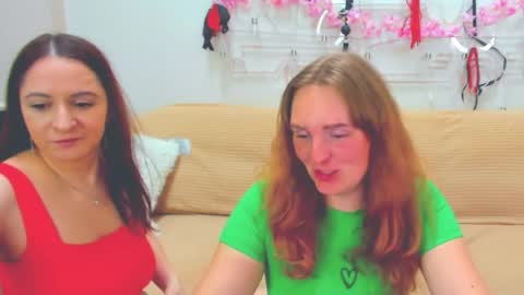 Lili and Bella online show from April 4, 2026, 6:44 am