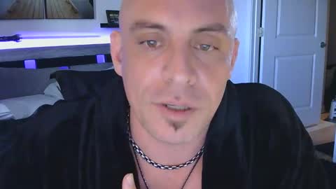 Snapshot of magicmike1110 chatting on November 28, 2025, 5:59 pm magicmike1110 online show from November 28, 2025, 5:59 pm