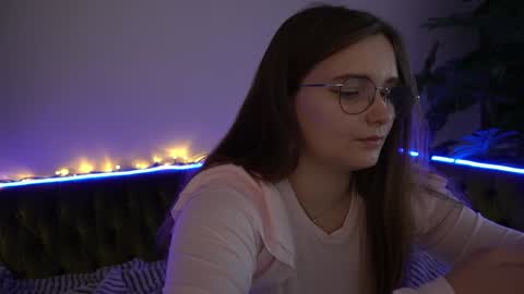 Snapshot of magicpeachhs chatting on December 16, 2024, 6:16 pm Emily online show from December 16, 2024, 6:16 pm