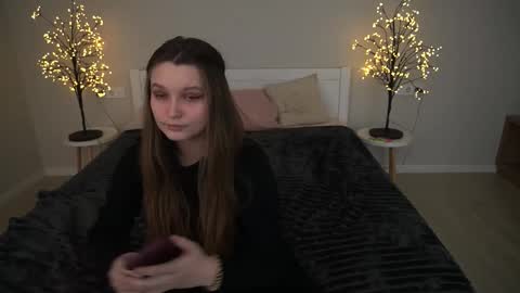 Emily online show from November 13, 2025, 3:33 pm