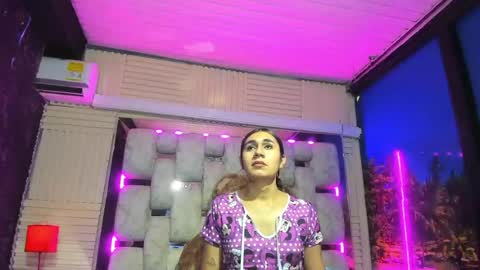 mahiara hot online show from June 19, 2026, 2:43 pm